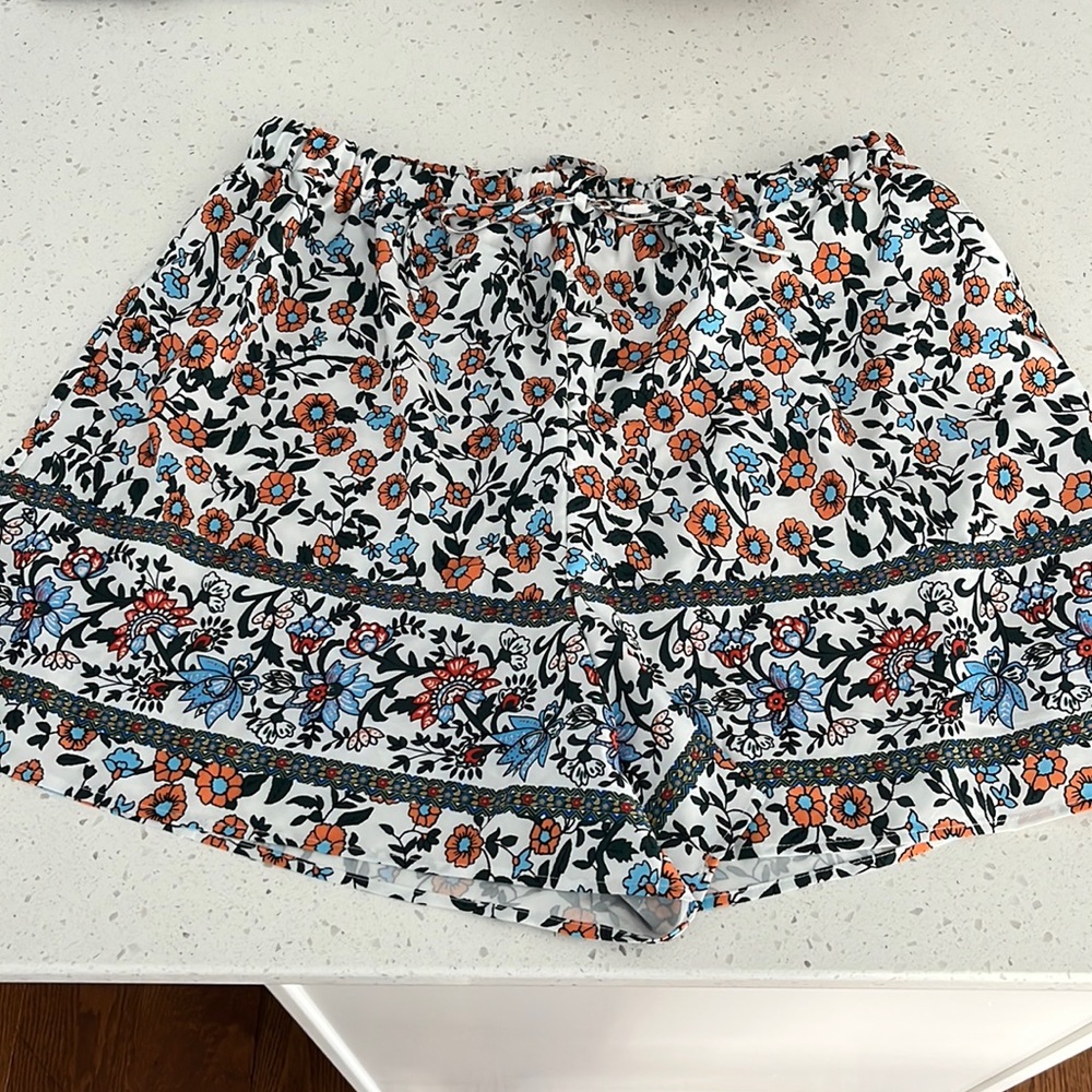 SHEIN- Curve women’s size 3x Floral Loose fit elastic waist with ties.